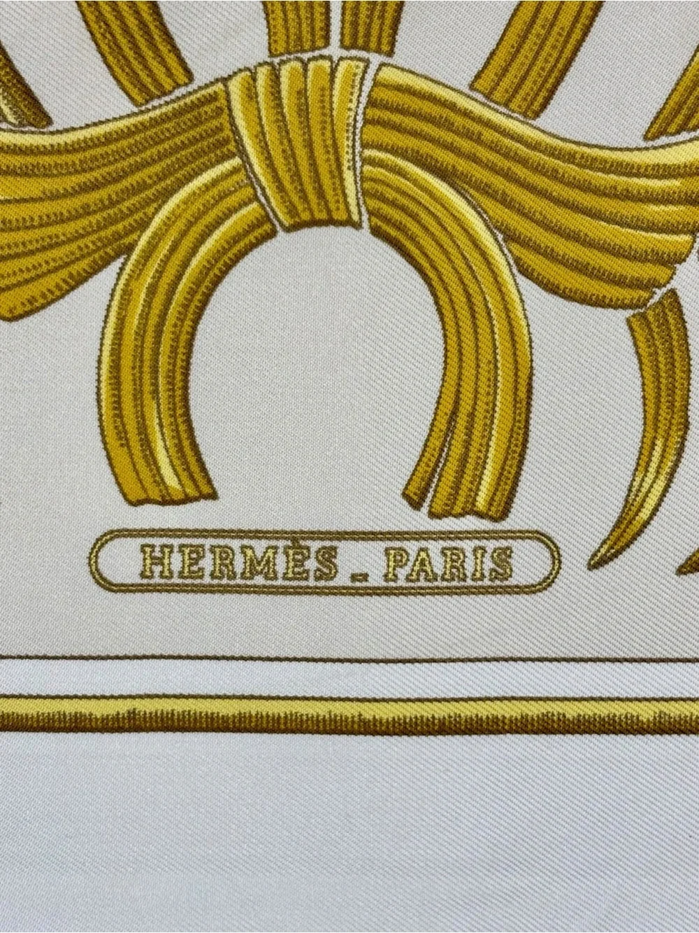 Hermès Tigre Royal Gavroche 45 Silk Scarf Ivory Gold Tiger w/ Hermès Box